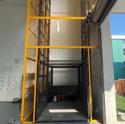 寿宁导轨式升降机助力物流园破解运输难题